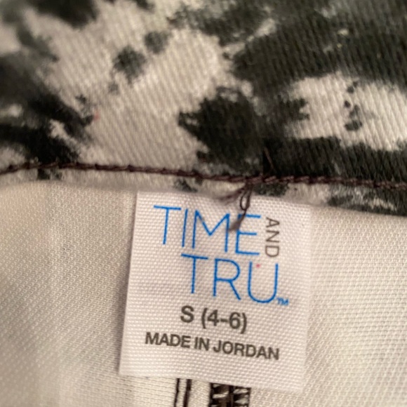 Black& White Printed Tights Size 4/6- Stylish and Comfortable - Picture 9 of 10